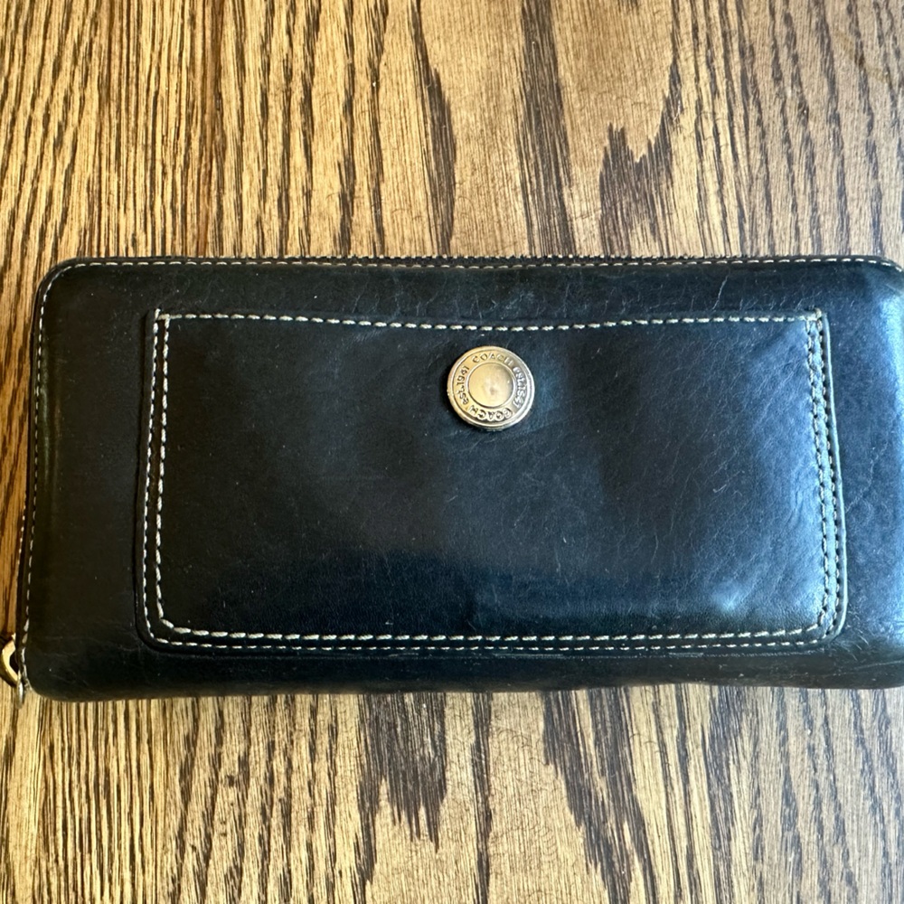 Coach Vintage Black Leather Zipper Wallet with Silver Hardware